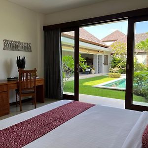 King Room Pool View